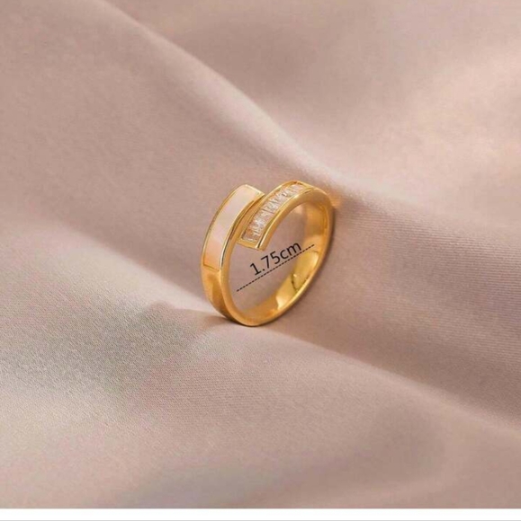 🎉🎉NEW🎉🎉 GORGEOUS!! Adjustable White Enamel And CZ Baguettes Claw Ring - Picture 6 of 16